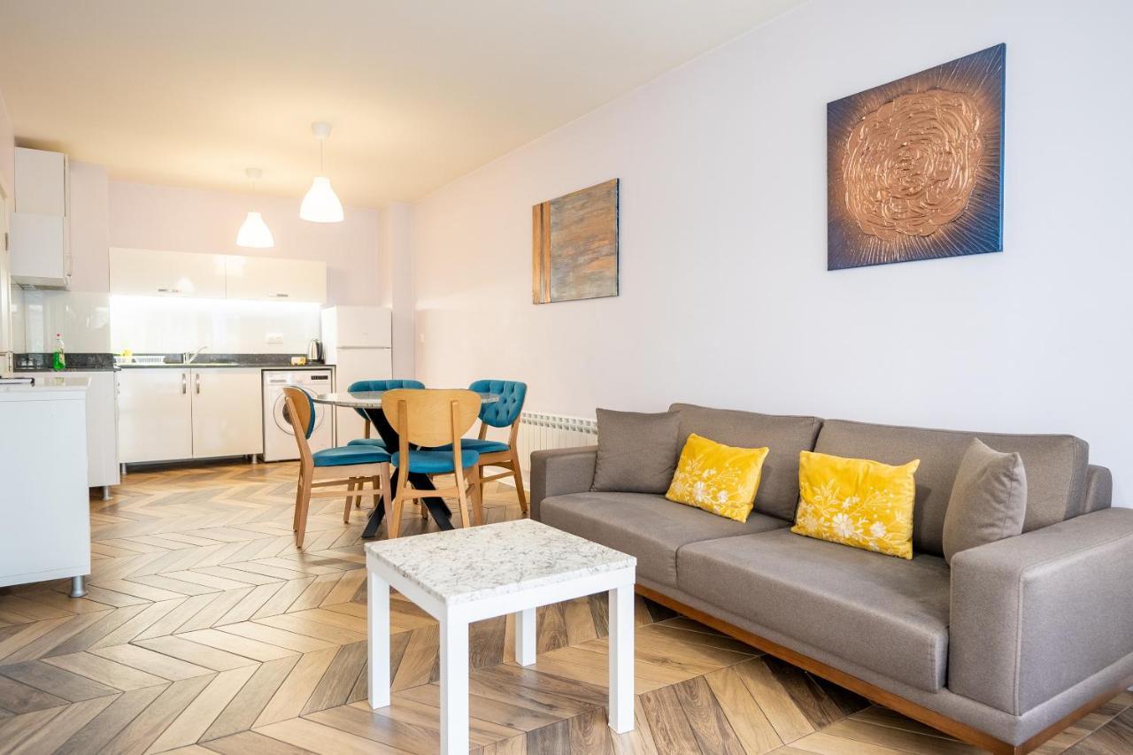 Sunny Apartment In Studentski Grad, Behind Unss Szófia Kültér fotó