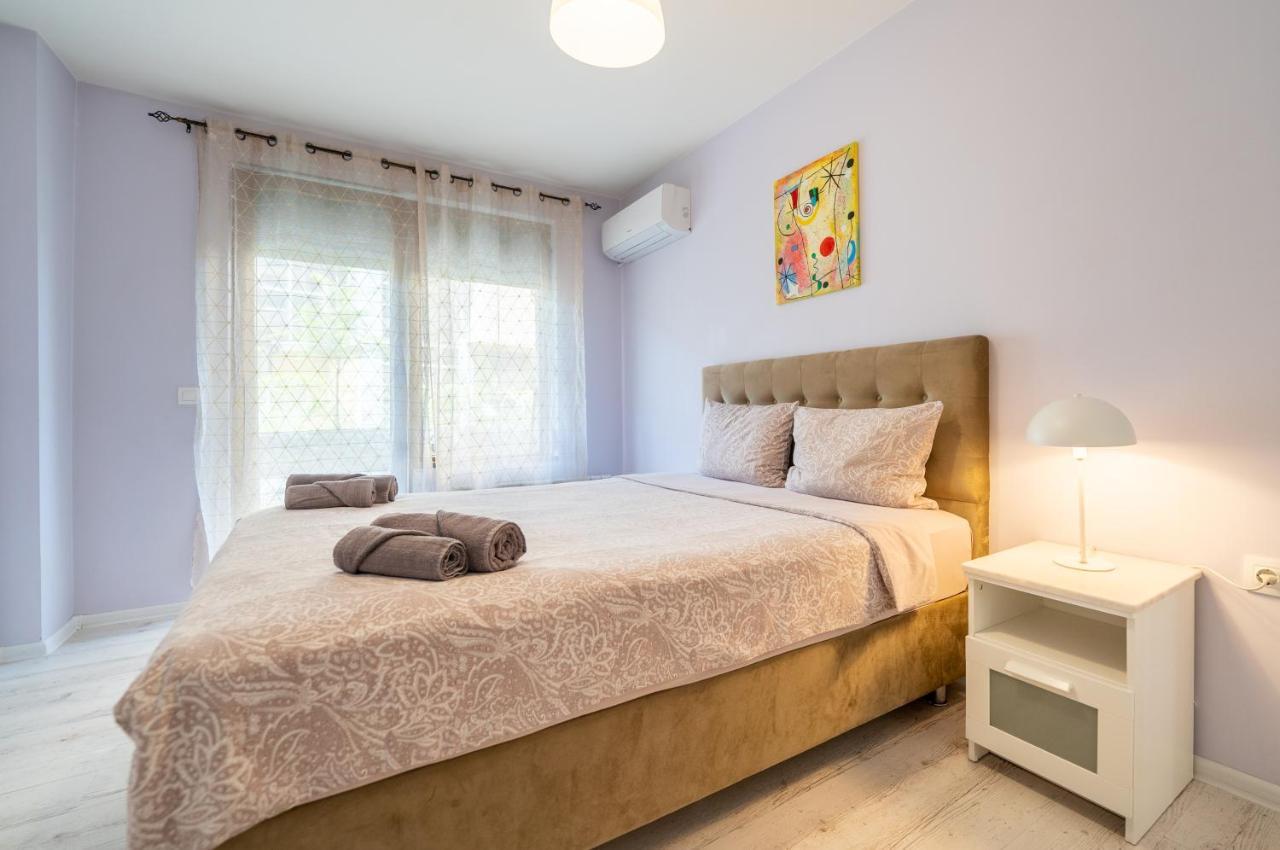 Sunny Apartment In Studentski Grad, Behind Unss Szófia Kültér fotó