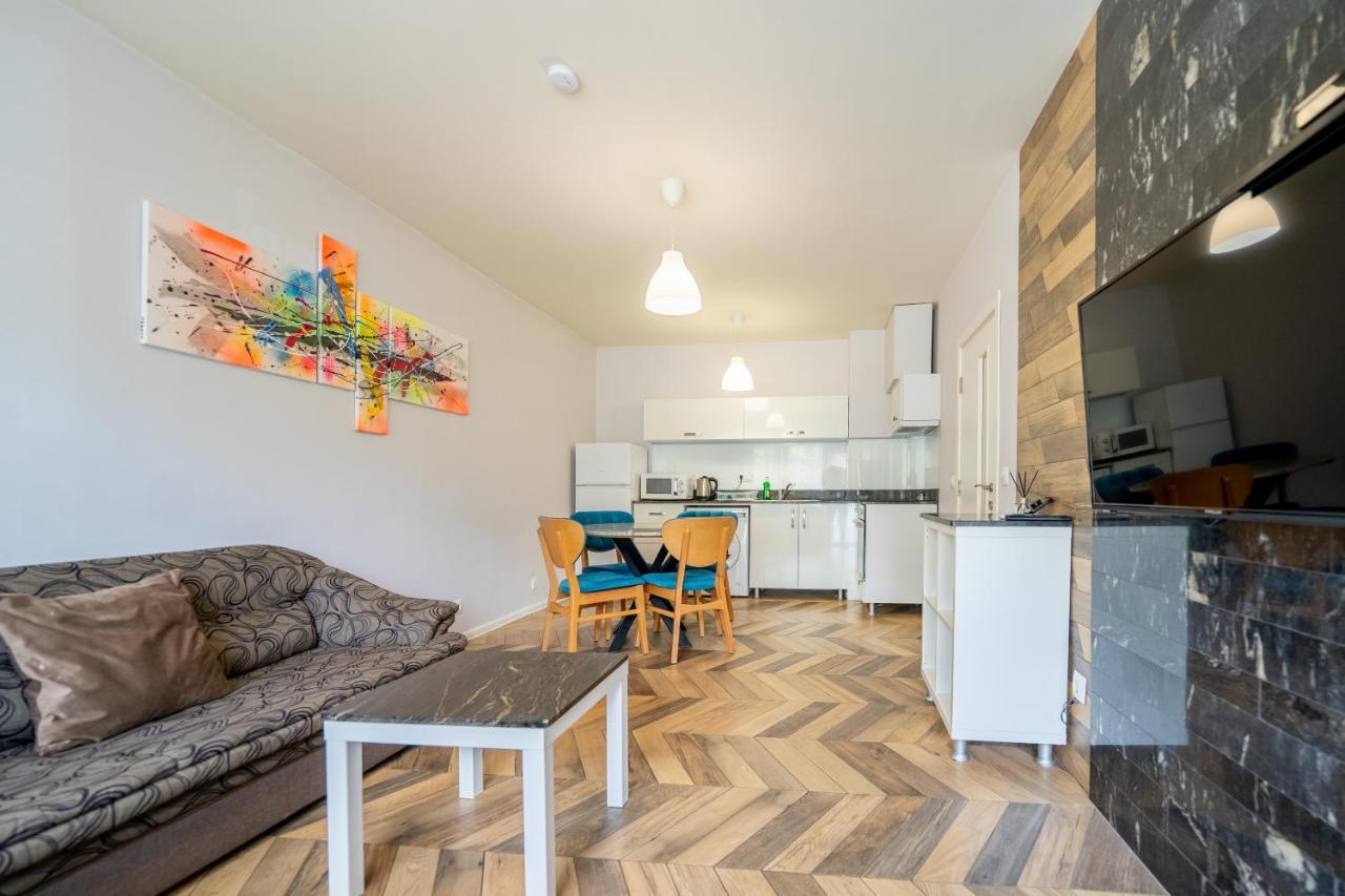 Sunny Apartment In Studentski Grad, Behind Unss Szófia Kültér fotó